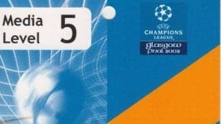 小野伸二優勝のUEFAカップ決勝でのひと悶着がグラスゴーで活きる【「伝説の一戦」の会場でジダンの「あの超絶ボレーシュート」を見る】(2)