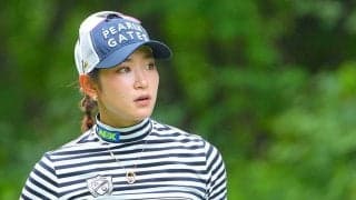 女子ゴルフ原英莉花、圧巻パットで6位発進　スライスライン読み切って握り拳