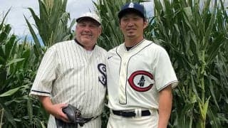 【MLB】トウモロコシ畑で鈴木誠也は何を見た？　名作野球映画のロケ地で考える“父との絆”
