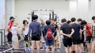 シーズンがついに始動！　アイスホッケー部の夏の１日に迫る