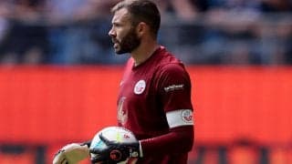 「注目のNG」脇見？前方不注意？ドイツ2部のGKが珍妙ミスで失点「やらかし集に収録されそう」