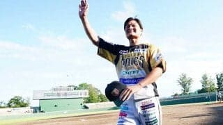 芸人・高岸、プロ初被弾も「根本は応援人」　打者に拍手の“珍行動”「お見事」