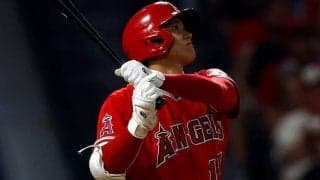 【MLB】怪訝そうに外野見つめる大谷翔平　ファン騙された26号は「すっげぇ判りづらい」