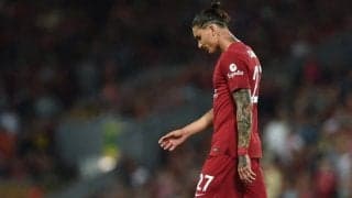 ｢まるでジダンだ｣!! リバプール新加入FWが頭突きで｢退場処分｣! C・パレスに痛恨1-1ドローで開幕から2試合勝利なし…ウルグアイ代表FWの｢衝撃頭突きシーン｣