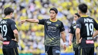 「写真が素敵すぎます」J1柏レイソルのイケメンDFが結婚報告で「妻との王子様2ショット」公開！ 「同じベッドで「おやすみ」を言って寝られる」＆「夜ご飯を一緒に食べ」る幸せな関係を宣言！