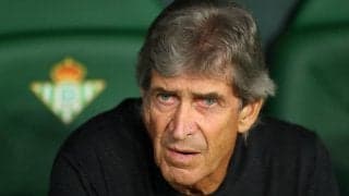 「お見事！」68歳ペジェグリーニ監督が試合中に披露した“ベルベットタッチ”に拍手喝采！「マルセロみたいだ」