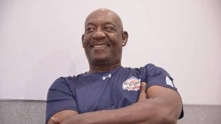 「日本にはいなかったタイプ」　4打数連発のブライアント氏が村上宗隆に感じた“縁”