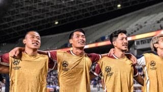 「圧倒的安心感」「なんか落ち着く画」神戸DF槙野と浦和レジェンドが「埼スタで再会2ショット」！ 浦和サポから“祝福＆決意コメント”相次ぐ！