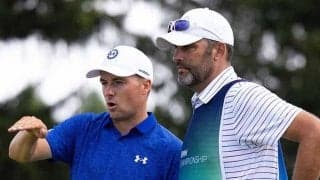 男子ゴルフ名手が意見に耳貸さず池ポチャの悲劇　米話題「だからキャディーに白髪が…」