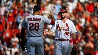 【MLB】至近距離での容赦ない“激ムズ”ワンバンを神キャッチ　超絶反応が「化け物だ」