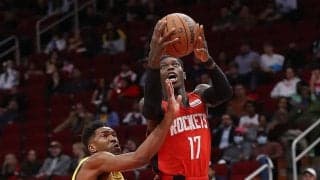 今季の所属先が未定のデニス・シュルーダーの移籍先候補は古巣レイカーズ？