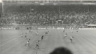 ドイツと日本で輝いたヨハン・クライフのスパイク【日本代表強化試合での「帰還」を前に思い出す1974年ドイツW杯「遠征」】(4)