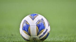 195万回再生の感動的瞬間！ ピッチに乱入した少年が敗戦GKに“慰めのハグ”…南米メディア&サッカーファンの称賛止まず　
