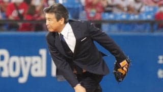 「こういうかっこいい大人になりたい」　70歳三浦友和さんのスーツ投球が「ダンディー」
