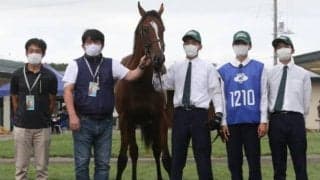 高校生が生産した競走馬が700万円で落札