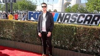 大流行きつねダンスにハマった米国人　「やり切ってる」「その尻尾ね」と米国でも話題