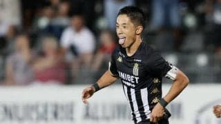 コースを狙いすました！ 森岡亮太が「3連覇王者から今季初ゴール」奪う！ キャプテンマークを巻いた元日本代表が右足で前半9分に先制弾決める！