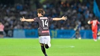 「絶妙なゴロショット」「見たことない」川崎MF脇坂泰斗が意表を突いた「低弾道FK」決める！ 鹿島戦勝利を決定づけた“天才的ゴール”