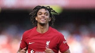 「素晴らしい眺め」リバプール右SBの圧巻ゴラッソを「ピッチアングル」で! 「9-0快勝」を彩るスーパーミドル