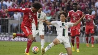 「漫画やん」「神ってる」「すごい守備!!」DF板倉滉のバイエルン戦シュートストップに賛辞の声！ FWサネの攻撃を「2段構えスライディング」ではね返す！