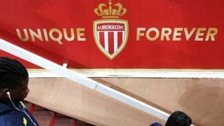 「レベチで可愛い」南野所属のモナコがカッパとのオリジナルスニーカーを紹介「欲しいです」