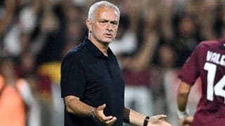 「ジョゼはどこ？」「穴に落ちた？」モウリーニョが神隠しに!? 水を飲んだ次の瞬間に消えるマジックが話題