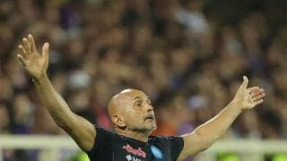 「母親を侮辱され続けた」ナポリ指揮官がフィオレンティーナファンと口論、ペットボトルを投げつけられる