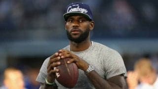 レブロン・ジェームズがアメフトをプレーする動画が公開…ファンのリアクションは？