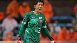 「奥さん鬼可愛！」日本代表GK権田修一の妻と息子の2ショットがファンの話題をさらう「横顔が、めちゃめちゃ権田」「後ろ姿が父そっくり」