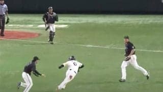 “超絶振り向き”に走者ガックリ…「6-5-6-4」併殺は「背後に目がついている動き」