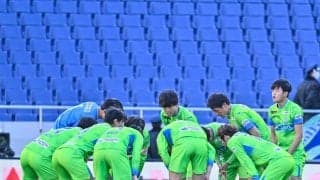 「強そう」「経歴すごくね？」J1湘南が「元ナイジェリア代表MF」が電撃加入！ ポルトやスペインクラブに所属していた186cmアンカーに驚きの声続々！