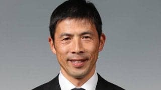 J2首位を走る横浜FC、四方田修平監督が足関節脱臼骨折…今週末も変わらず指揮へ