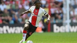 セインツで光る18歳ラヴィア、最低1カ月半の離脱見込み…チェルシー戦で負傷交代