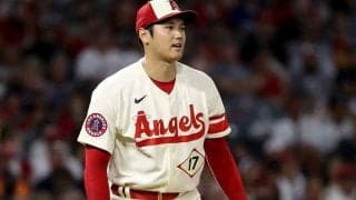 大谷翔平、プレーボール直後に万歳　味方のファインプレーに米記者「試合最初に…」