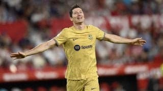 「マシーンだ」バルセロナFWレバンドフスキが「3戦連発」! 絶妙な胸トラップから右足を振り抜く…チームはセビージャに3-0勝利