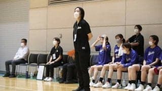 選手に気持ちを寄せ、社会人チームを率いるWリーグのOGたち