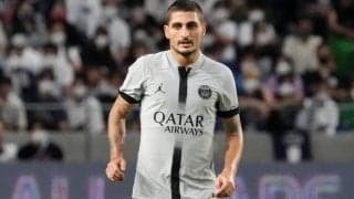 「これは痛いやつ」ヴェッラッティに笑撃のアクシデント…お祝い中に味方のヒジ鉄が顔面直撃「かわいそう」