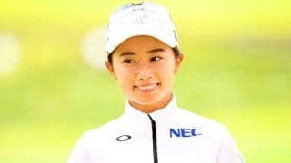 女子ゴルフ安田祐香のベタピンに拍手　上下白ウェアで初日好調、JLPGAも「完璧な2nd」