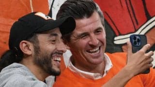 悪童バートン氏が古巣マルセイユの応援に！ 息子とともにCLをスタンド観戦