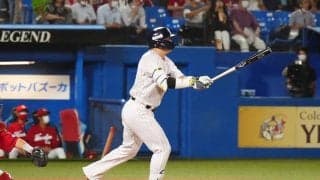 投手首傾げて唖然…村上宗隆の超速53号にファン仰天「バットの先っぽで…天才」