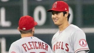 【MLB】大谷翔平、敵軍少年ファンも虜に　野球カードに“二刀流サイン”「最高だよ」