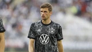 「ただただ最高」「とても恋しい」ドイツ代表FWミュラーの「新リバーシブルシャツ」に反響続々！ 名デュオの久々共演でファン興奮！