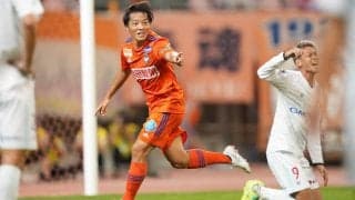 新潟が引き分けに終わった横浜FCを抜いて首位浮上、残留争いは快勝の大宮、土壇場勝利の岩手が浮上で群馬が降格圏転落【明治安田J2第35節】