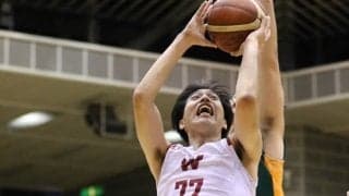 終盤にミス続き、青学大に２点差で敗戦