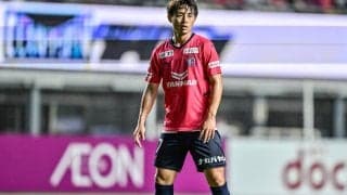 「キャプ翼やん」「ゴラッソ過ぎる」C大阪・鈴木徳真のスーパーゴールが驚愕と賞賛の嵐！ 両チーム選手の頭上を射抜いた「強烈ダイレクトボレー」