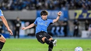 「バケモンでしょ」「うますぎる！」川崎MF脇坂が「スゴすぎ反転ゴール」見せた！ PA内で落ち着きはらった“トラップ→反転”で、鮮やかに追加点奪う！