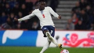 アンリが伊東純也の相棒務めるアーセナル後輩を称賛！　「イングランド人選手は海外に行かないが…」