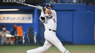 「化け物アーチ」中段まで運んだ村上の“完璧54号”　確信の一撃が「どこまで飛ばすの」