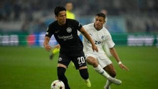 「かっこよすぎて涙出る」長谷部誠がフランクフルトの「CL初勝利」に貢献! 3バック中央での奮闘に賛辞の声