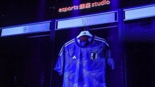 「むっちゃ欲しい」」「なかなか、いい色」サッカー日本代表モデルの「ゲーミングチェア」が明らかに！ 気になる「値段」と「総重量」